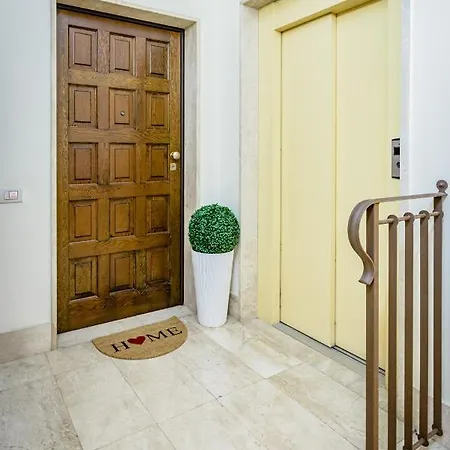 Sm Maison Marina